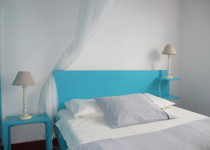 Furnas Lake Cottage *