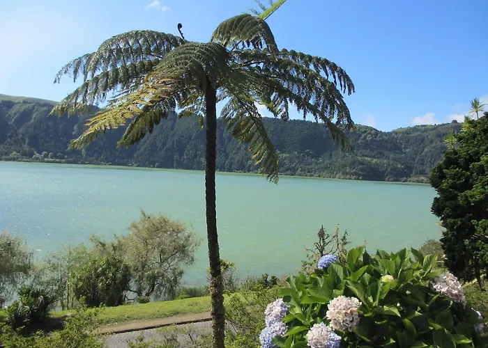 בית נופש Furnas Lake Cottage