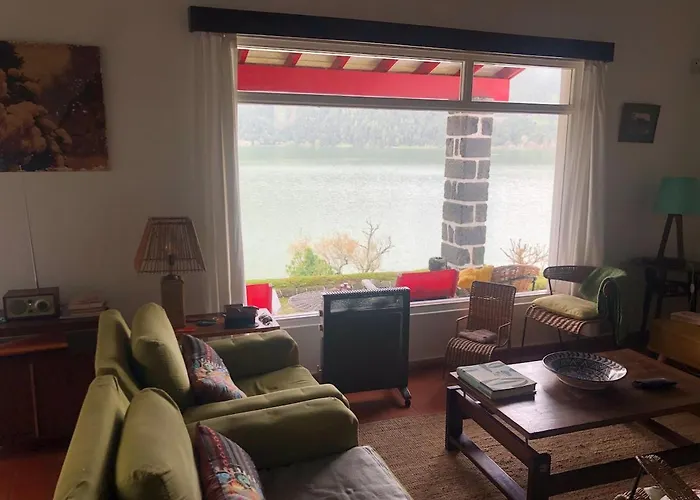 Furnas Lake Cottage *