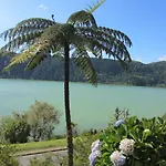 בית נופש Furnas Lake Cottage