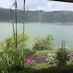 Furnas Lake Cottage Prázdninový dům *