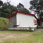בית נופש Furnas Lake Cottage *