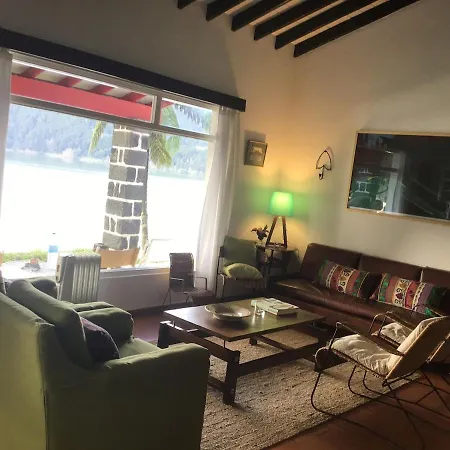 Dom wakacyjny Furnas Lake Cottage