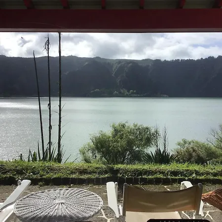 Dom wakacyjny Furnas Lake Cottage *