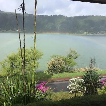 Furnas Lake Cottage Dom wakacyjny *