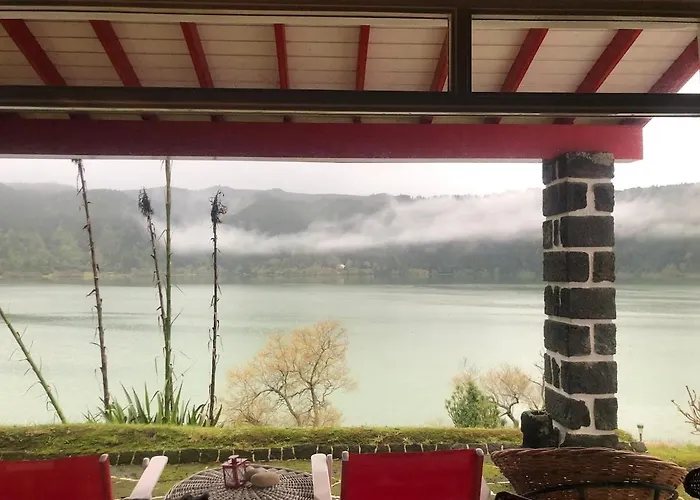 Furnas Lake Cottage *